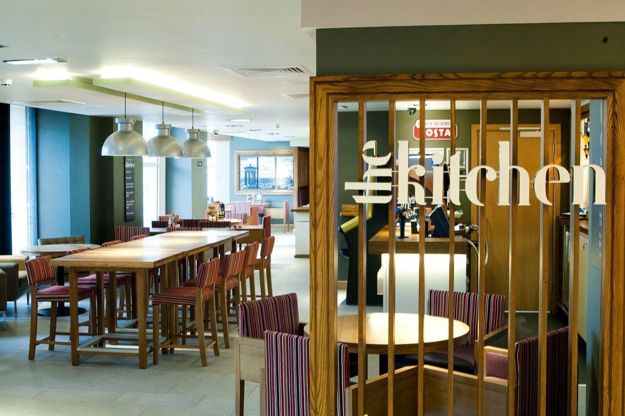 Premier Inn Edinburgh Princes Street エクステリア 写真