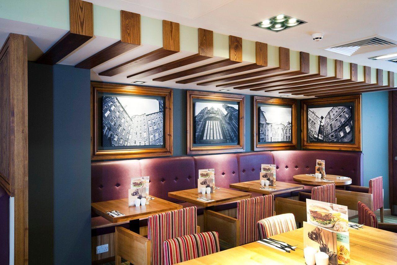 Premier Inn Edinburgh Princes Street エクステリア 写真