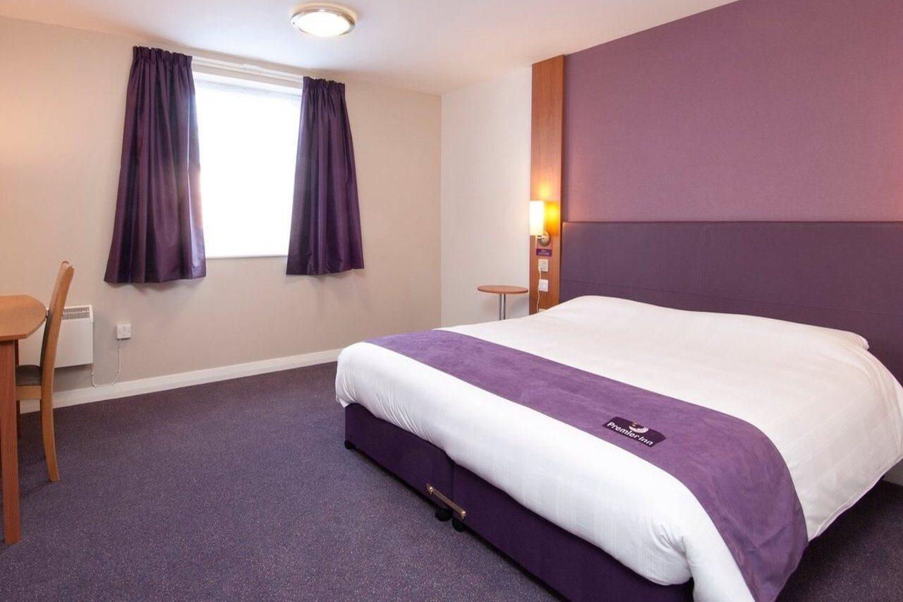Premier Inn Edinburgh Princes Street エクステリア 写真