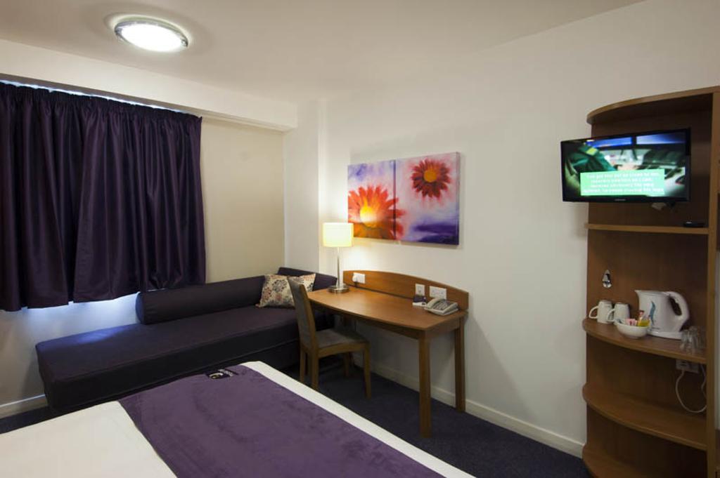 Premier Inn Edinburgh Princes Street 部屋 写真