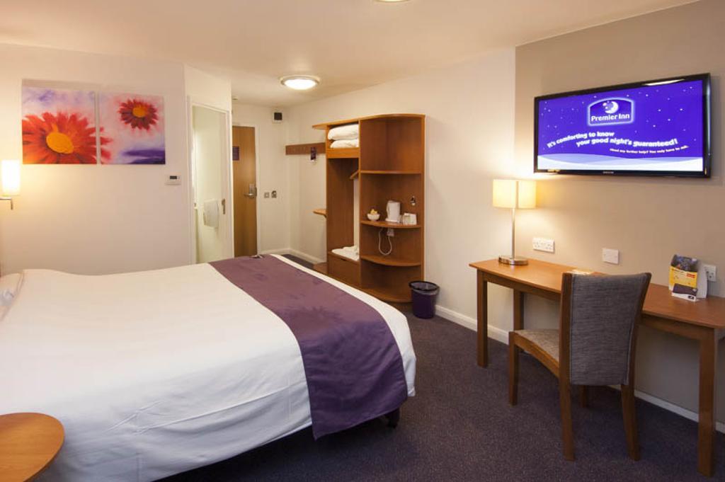 Premier Inn Edinburgh Princes Street エクステリア 写真