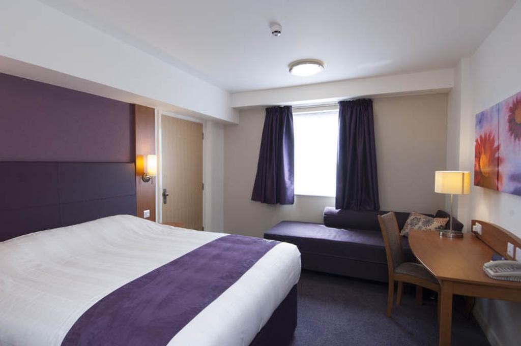 Premier Inn Edinburgh Princes Street 部屋 写真