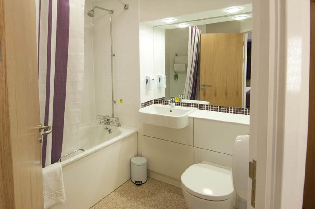 Premier Inn Edinburgh Princes Street 部屋 写真