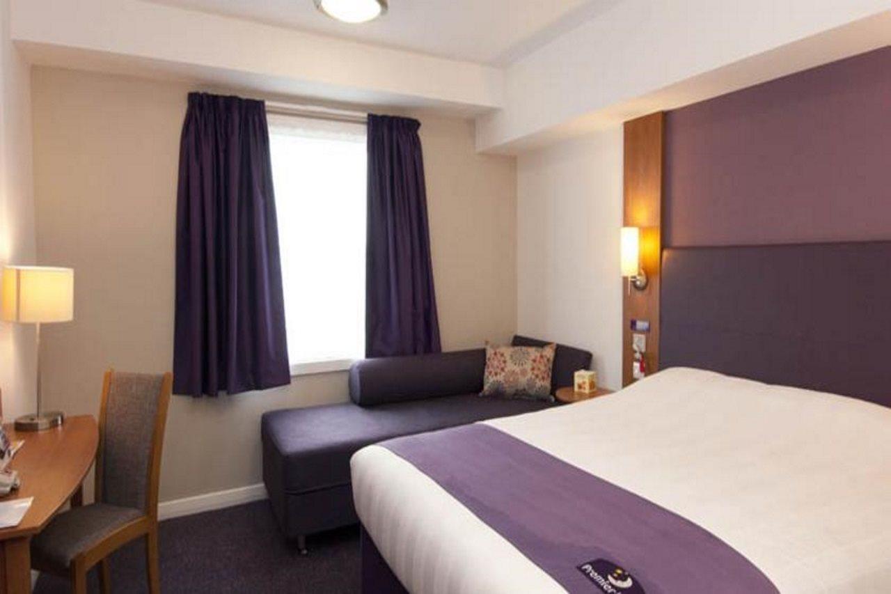 Premier Inn Edinburgh Princes Street エクステリア 写真