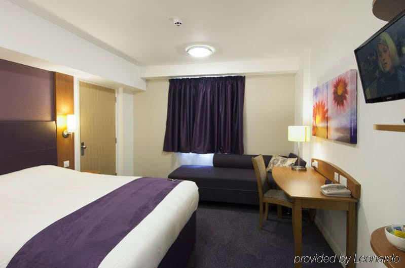Premier Inn Edinburgh Princes Street エクステリア 写真